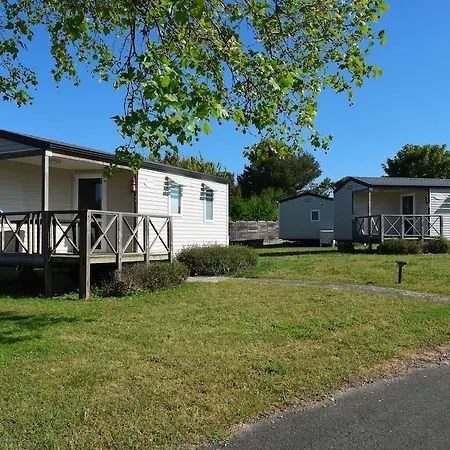 Azureva Aparthotel 3*