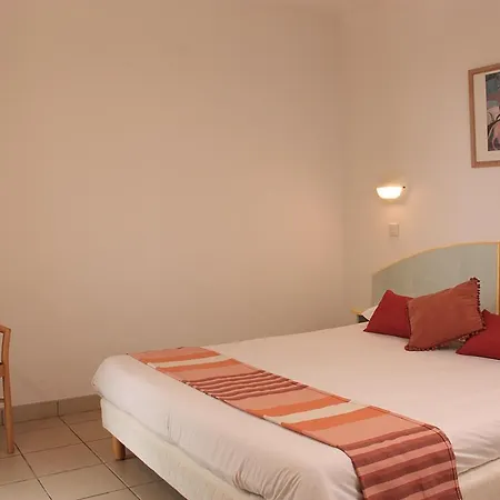 Azureva Aparthotel 3*