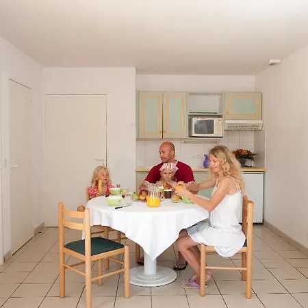 Azureva Aparthotel 3*