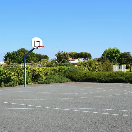 Aparthotel Azureva 3*