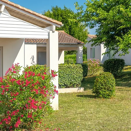 Azureva Aparthotel 3*